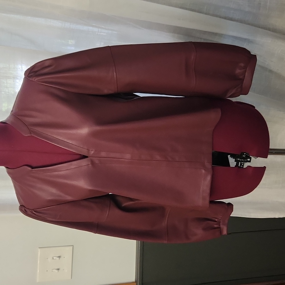 Evereve Leather like Top sz M